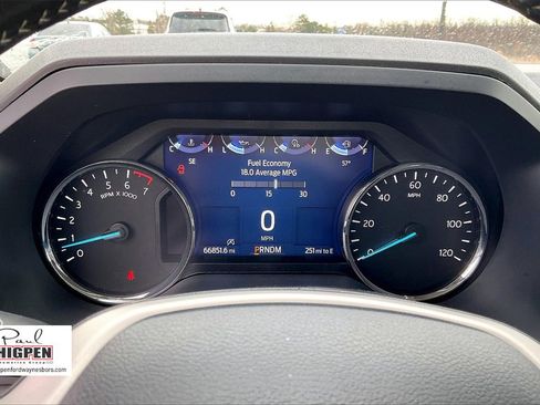 Certified 2024 Ford Expedition XLT image 19