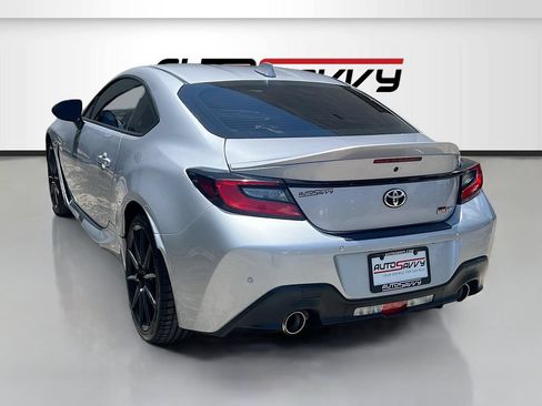 Used 2026 Toyota GR86 Premium w/ ALL Weather Mat Package (TMS) RWD image 5