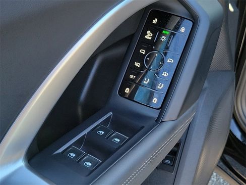 Used 2025 Audi Q5 Premium Plus w/ Premium Plus image 21