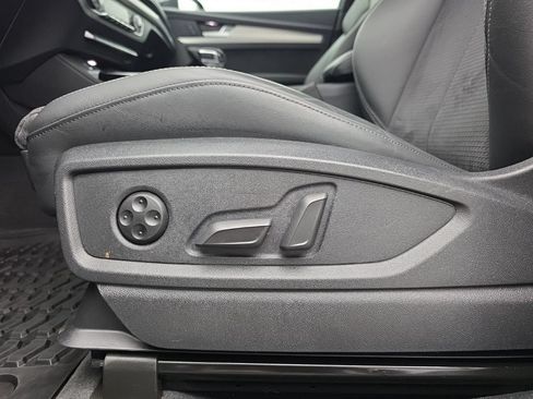 Used 2024 Audi Q5 e Premium Plus w/ Premium Plus Package AWD/4WD image 23