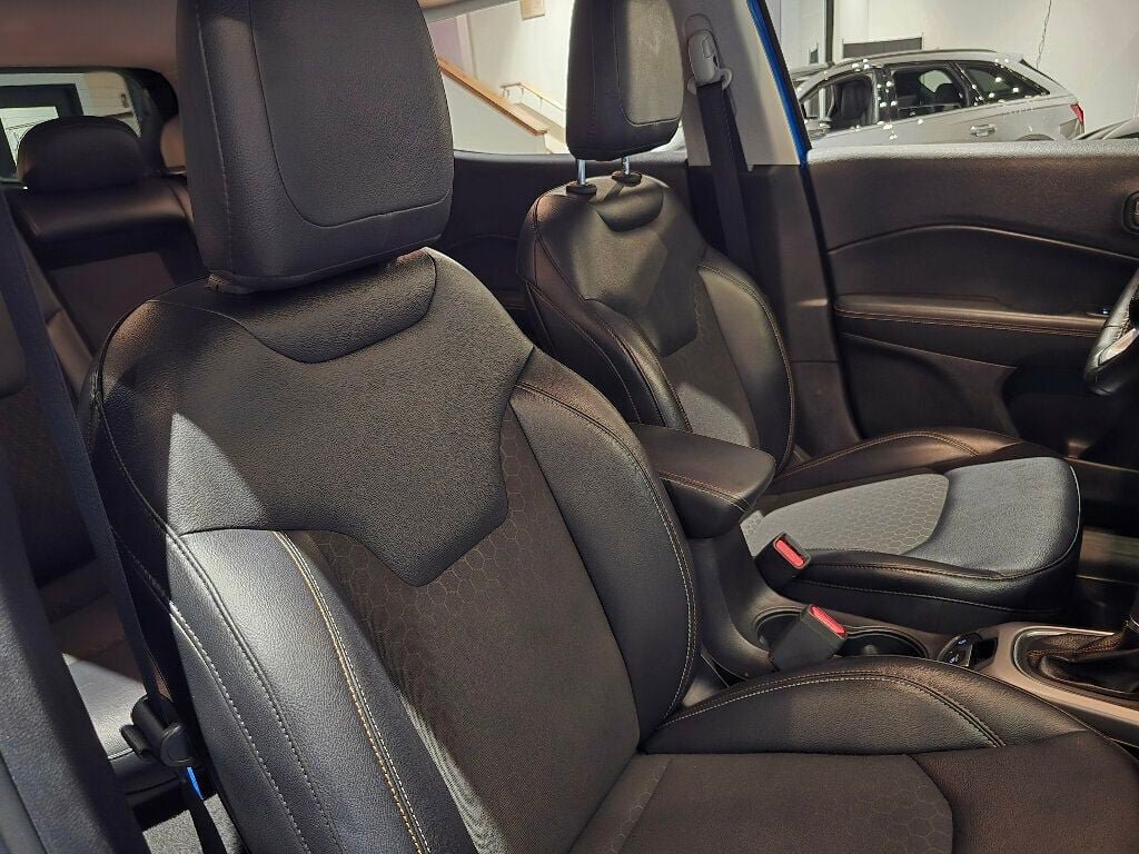Used 2017 Jeep Compass Latitude w/ Popular Equipment Group FWD image 27