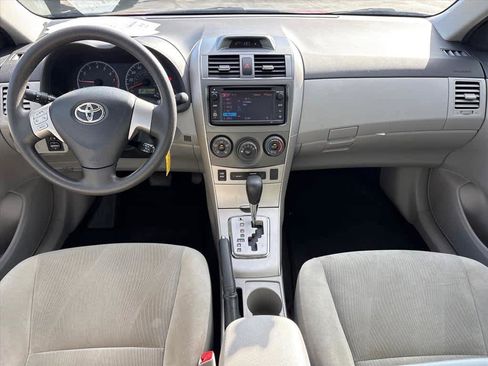 Used 2013 Toyota Corolla LE image 11
