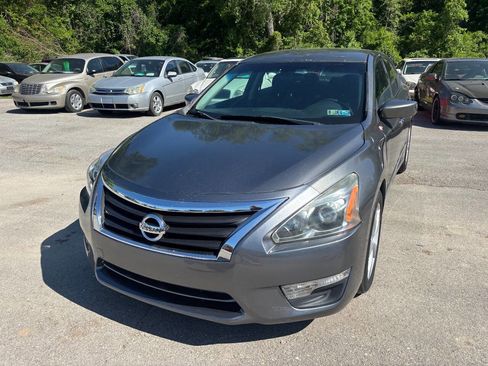 Used 2015 Nissan Altima 2.5 S w/ Sport Value Package image 6