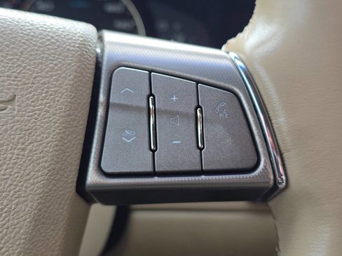 Used 2009 Cadillac XLR image 22