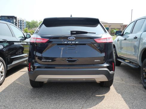 Used 2024 Ford Edge SEL AWD/4WD image 5