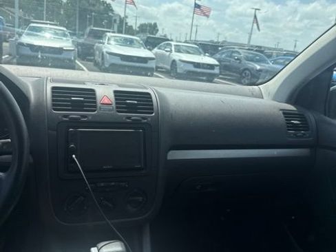 Used 2008 Volkswagen Rabbit S FWD image 8