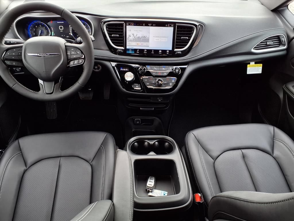 New 2026 Chrysler Pacifica Select w/ S Appearance Package FWD image 4