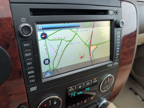 Used 2014 Chevrolet Suburban LTZ image 21