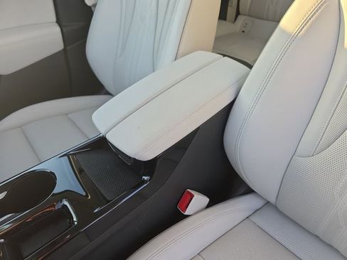 Certified 2025 Buick Envision Avenir AWD/4WD image 23
