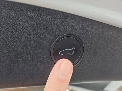 Used 2023 Tesla Model 3 Standard Range image 69