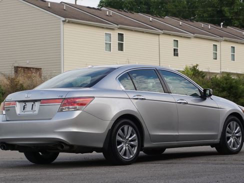 Used 2011 Honda Accord EX-L image 5