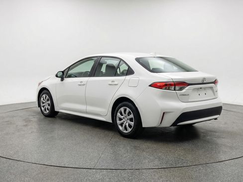 Used 2025 Toyota Corolla LE FWD image 6