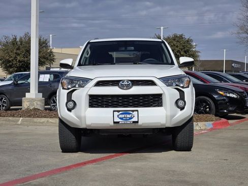 Used 2018 Toyota 4Runner SR5 image 2