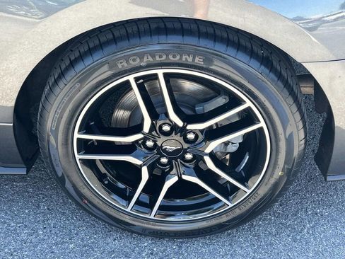 Used 2019 Ford Mustang GT RWD image 13