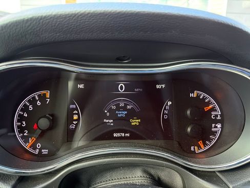 Used 2021 Jeep Grand Cherokee Freedom Edition AWD/4WD image 3
