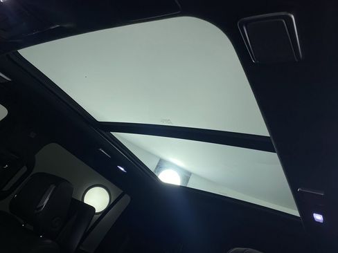 Certified 2023 Cadillac Escalade ESV V image 11