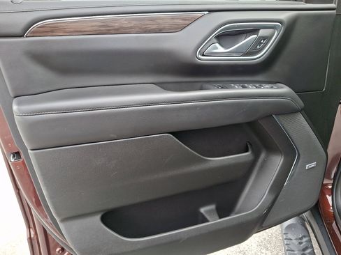 Used 2022 Chevrolet Tahoe Z71 w/ Luxury Package image 13