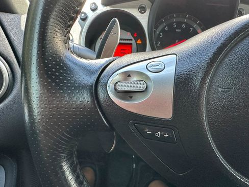 Used 2014 Nissan 370Z Coupe RWD image 32