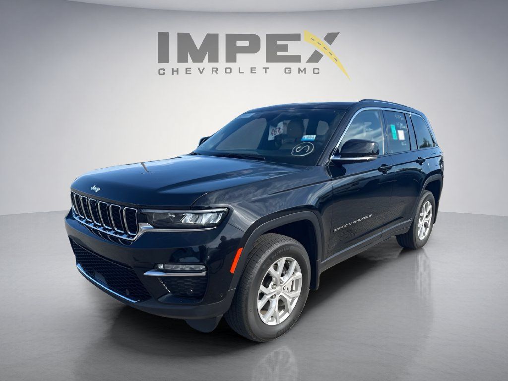 Used 2023 Jeep Grand Cherokee Limited w/ Luxury Tech Group II AWD/4WD image 1