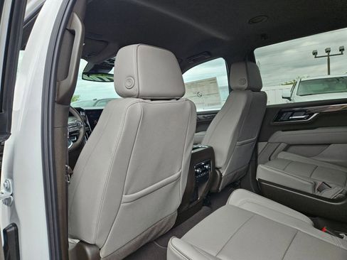 New 2026 GMC Yukon Elevation image 24