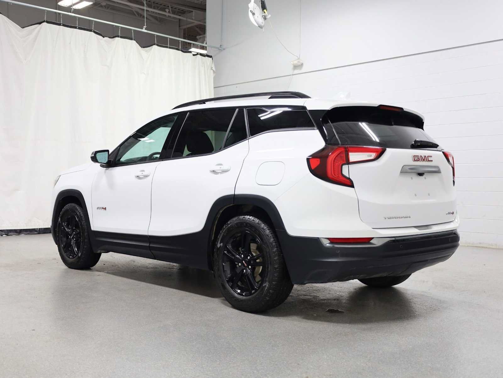 Used 2023 GMC Terrain AT4 w/ Tech Package AWD/4WD image 3