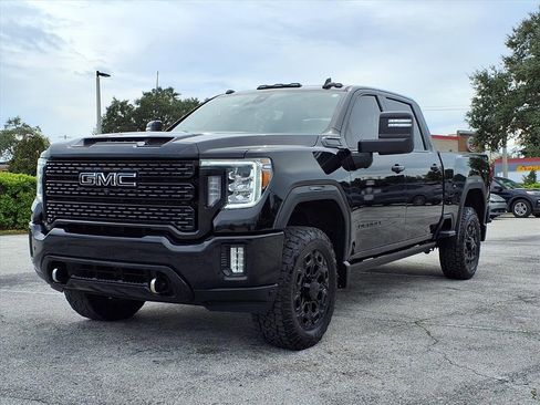 Used 2022 GMC Sierra 3500 Denali image 3