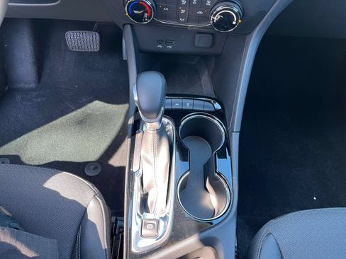 Used 2025 Buick Encore GX Preferred FWD image 38