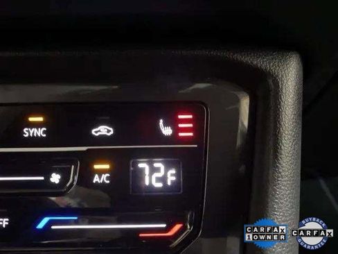 Used 2023 Volkswagen Tiguan SE w/ Panoramic Sunroof Package image 57