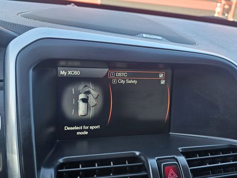 Used 2015 Volvo XC60 T5 Platinum image 40