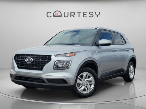 Certified 2023 Hyundai Venue SE image 1