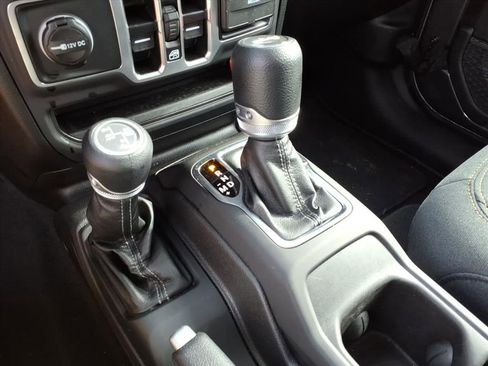 Certified 2025 Jeep Wrangler Unlimited Sahara AWD/4WD image 14