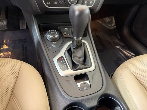 Used 2016 Jeep Cherokee Limited w/ Luxury Group image 23