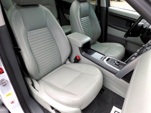 Used 2017 Land Rover Discovery Sport HSE Luxury image 21