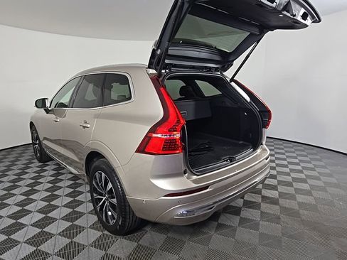 Certified 2023 Volvo XC60 B5 Plus w/ Climate Package image 8