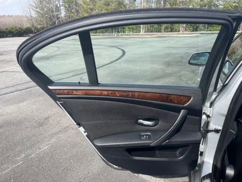 Used 2010 BMW 535i xDrive Sedan image 16