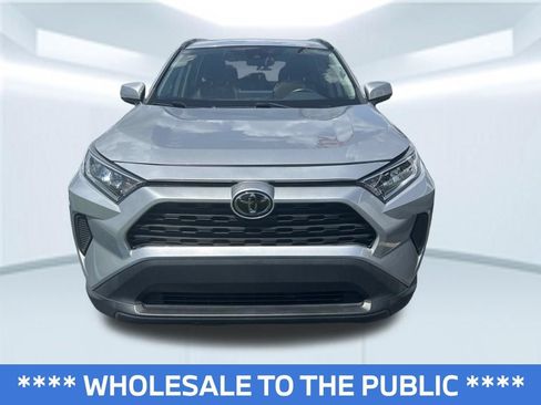 Used 2020 Toyota RAV4 XLE Premium FWD image 2