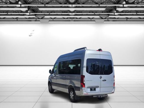 Used 2025 Mercedes-Benz Sprinter 2500 image 4