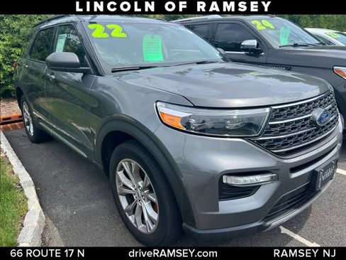 Used 2022 Ford Explorer XLT w/ Equipment Group 202A AWD/4WD image 8