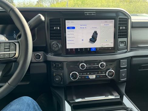 Used 2026 Ford F450 Platinum w/ FX4 Off-Road Package AWD/4WD image 21