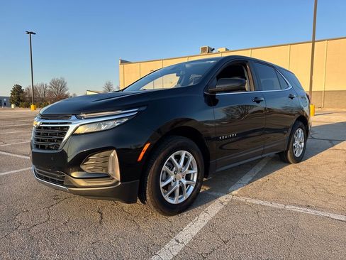 Used 2024 Chevrolet Equinox LT image 2