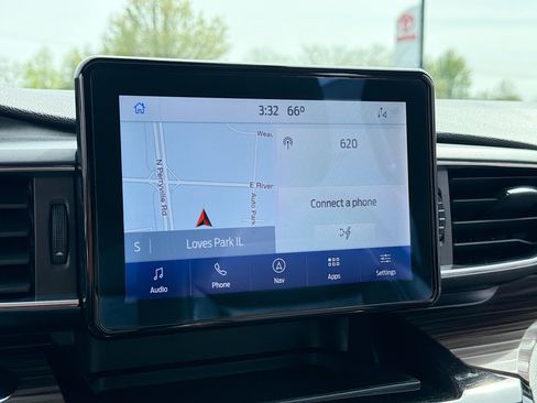 Used 2022 Ford Explorer Limited AWD/4WD image 10