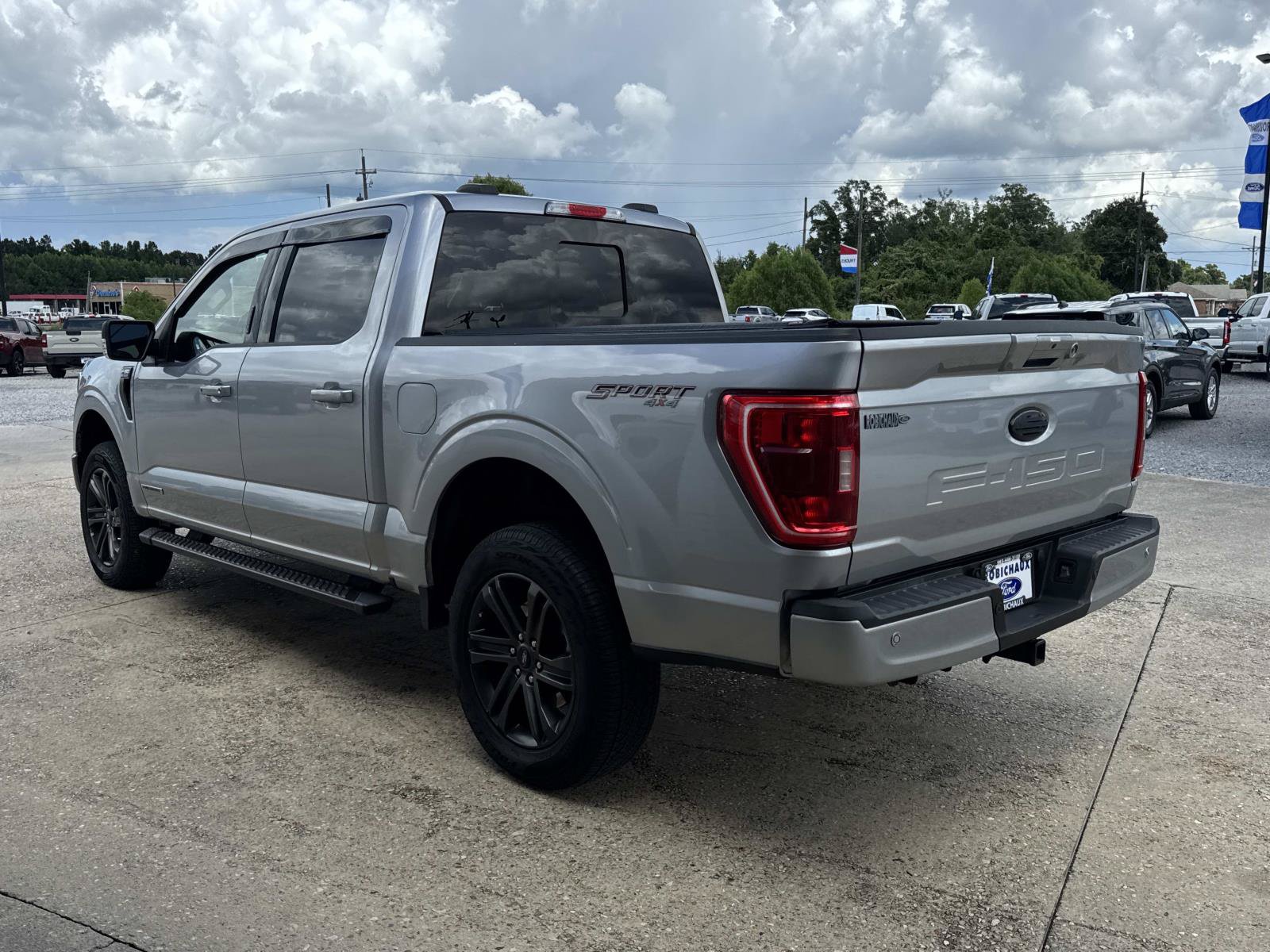 Used 2022 Ford F150 4x4 SuperCrew Hybrid image 5