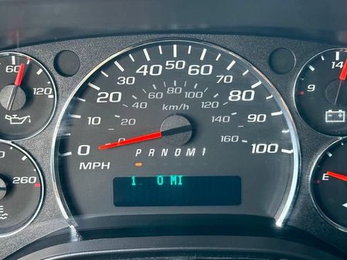 Used 2025 GMC Savana 2500 w/ Driver Convenience Package RWD image 28