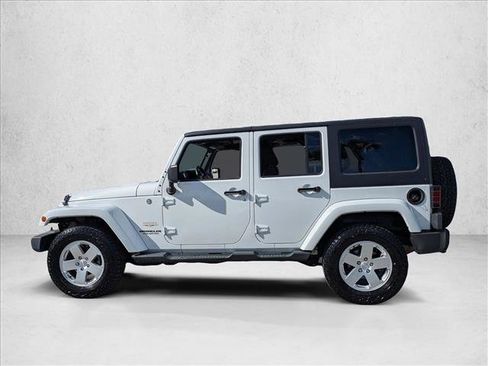 Used 2012 Jeep Wrangler Unlimited Sahara w/ Connectivity Group image 9