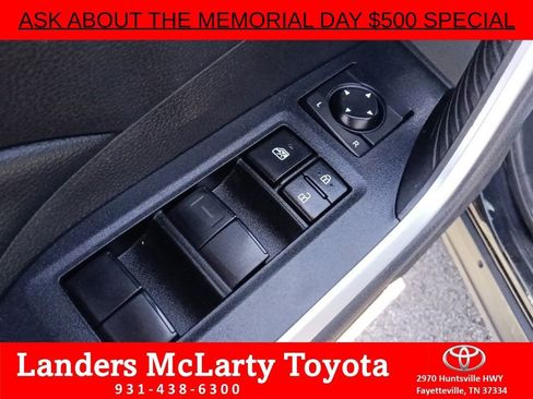 Used 2022 Toyota RAV4 LE AWD/4WD image 12