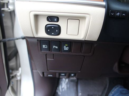 Used 2018 Lexus ES 300h image 28