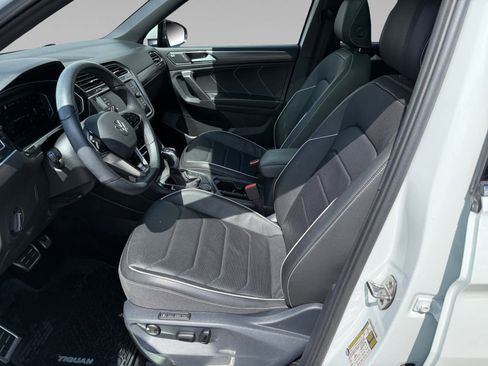 Used 2024 Volkswagen Tiguan SEL R-Line AWD/4WD image 11