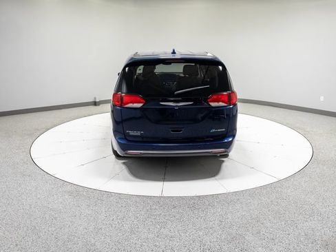 Used 2018 Chrysler Pacifica Touring Plus FWD image 30