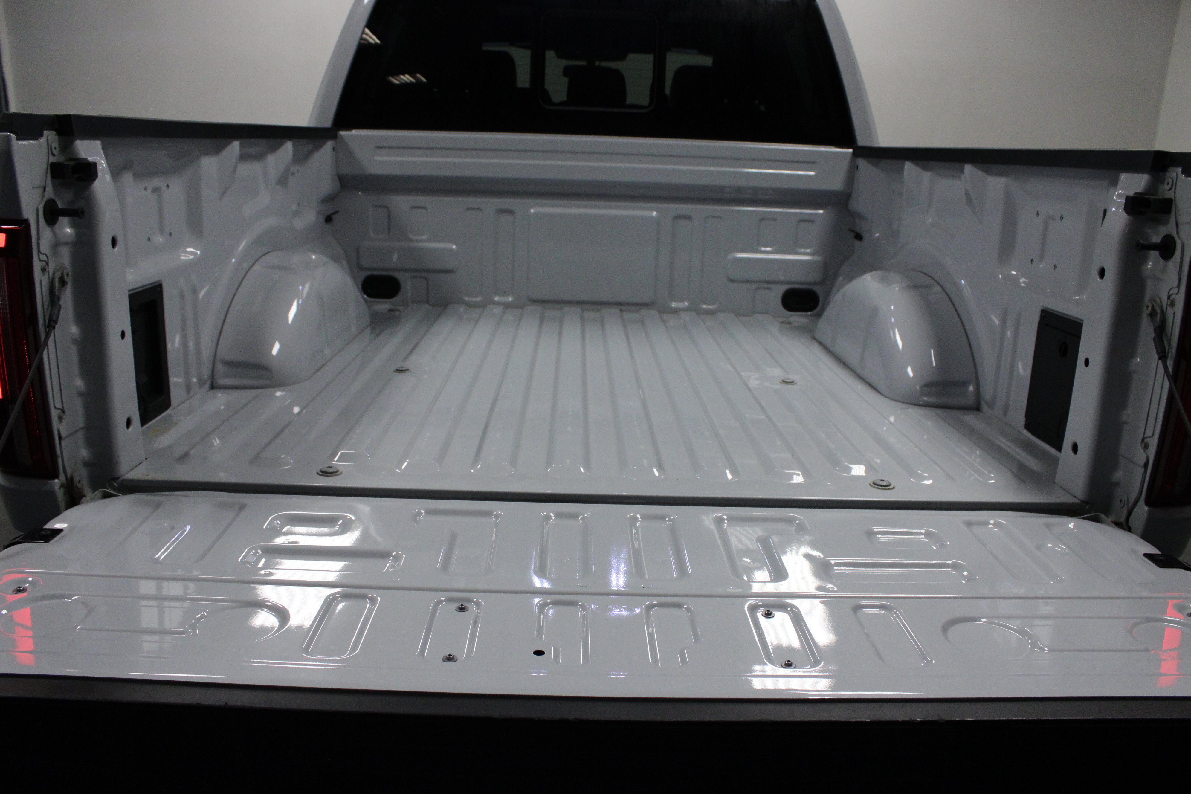 Used 2025 Ford F150 Lariat AWD/4WD image 14