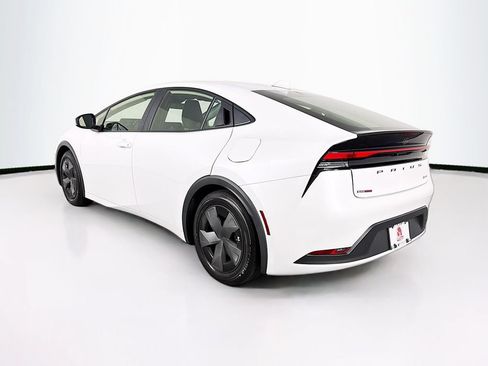 Used 2025 Toyota Prius LE FWD image 7